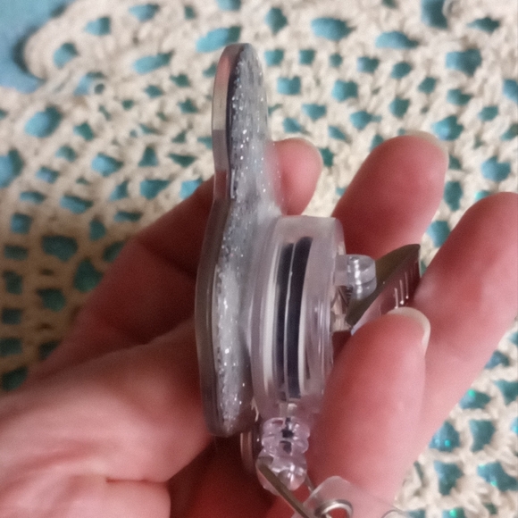 Disney Minnie Mouse Christmas Pin - Picture 5 of 6